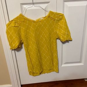 Women’s size large shirt